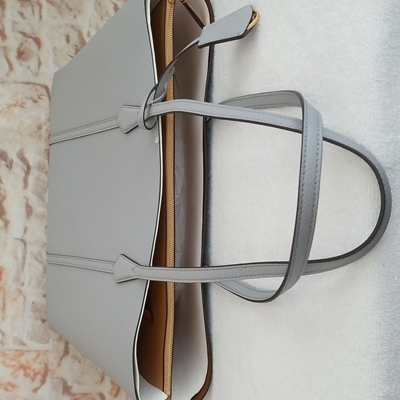 NWOT Tory Burch Perry Triple Compartment Leather Tote - Picture 8 of 12